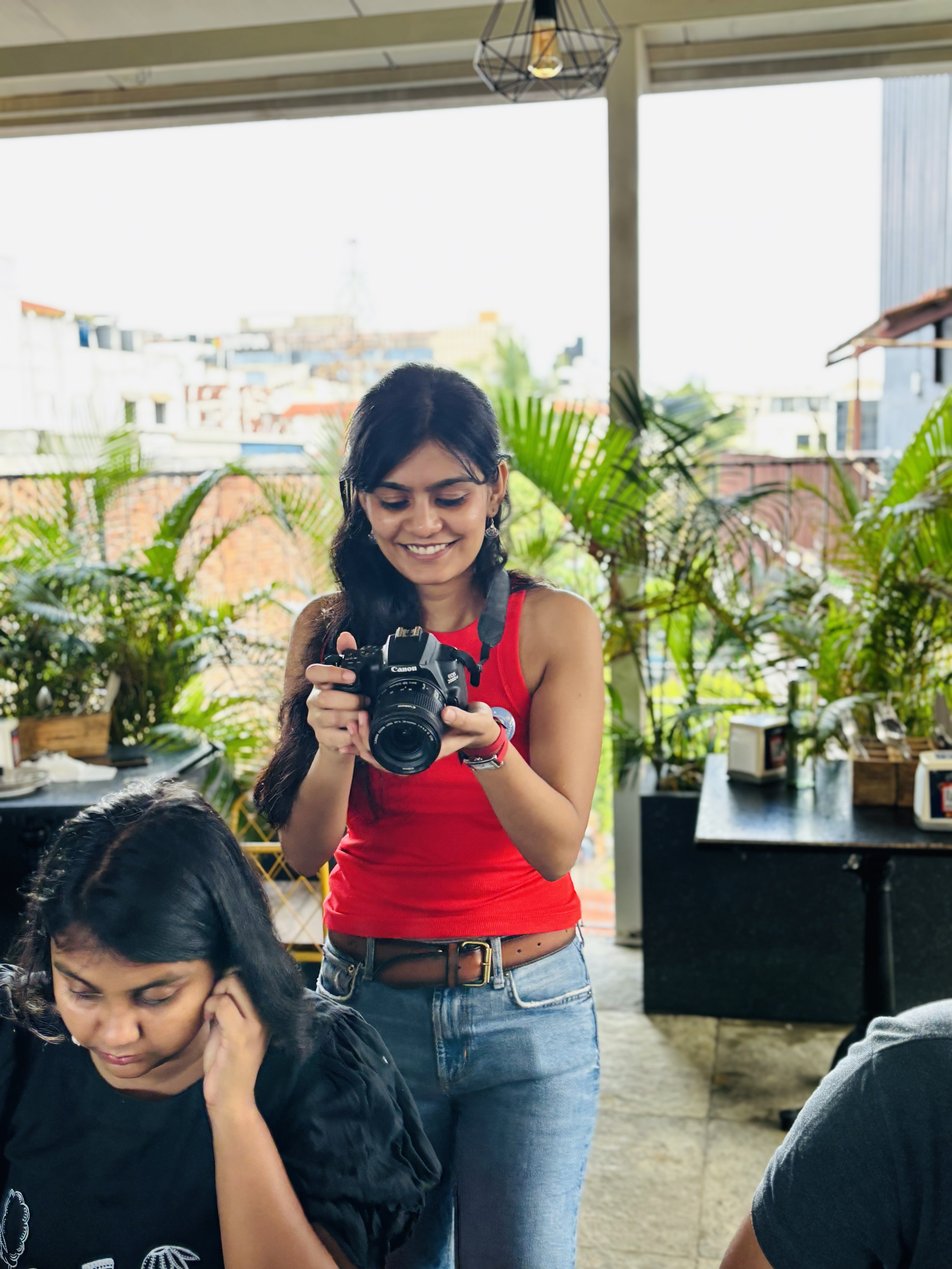 Rishika collaborating with her team